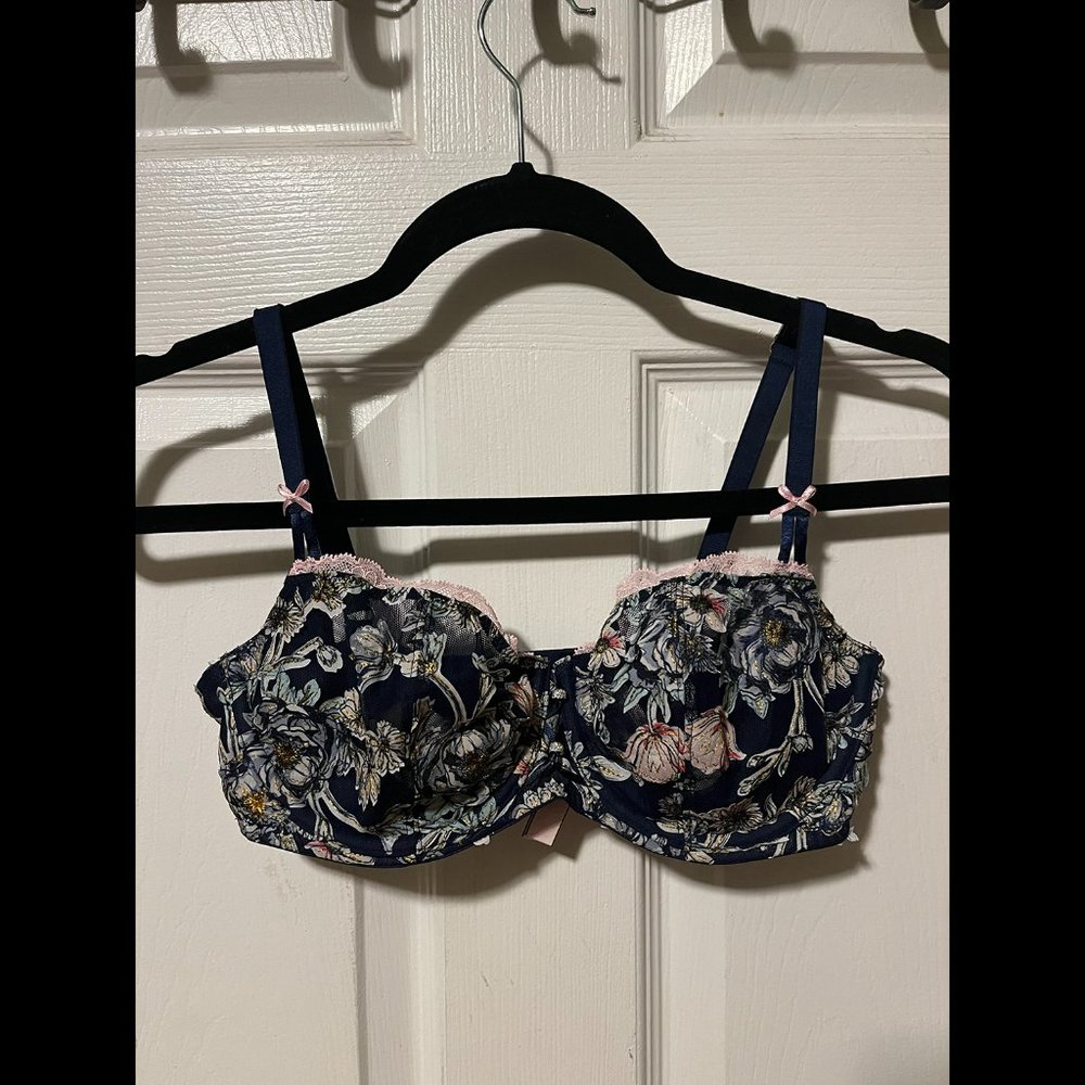 NWT Victoria’s Secret Dream Angels push up without padding Bra 34D floral